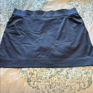 Columbia Woman’s Navy Blue Skort-XL